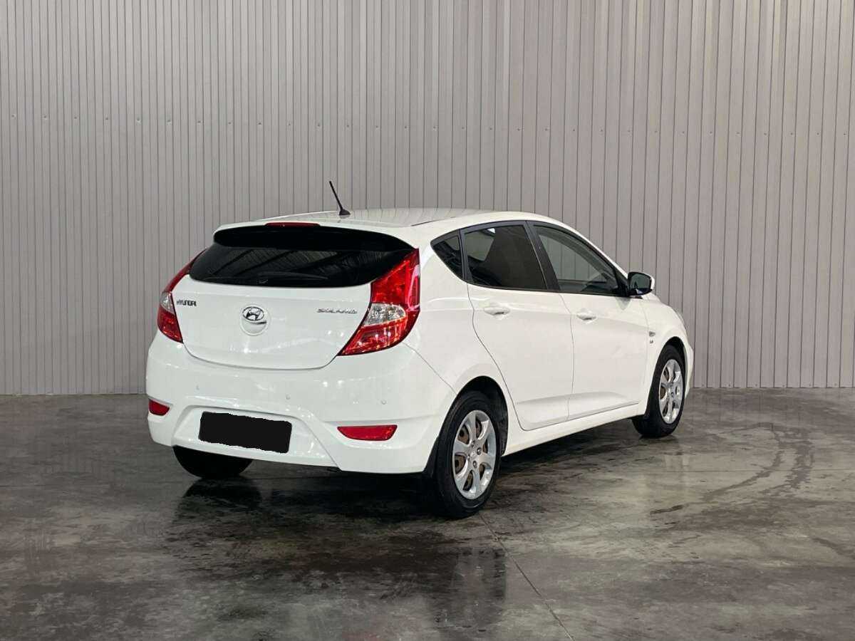 Купить Hyundai Solaris с пробегом. Фото: #4