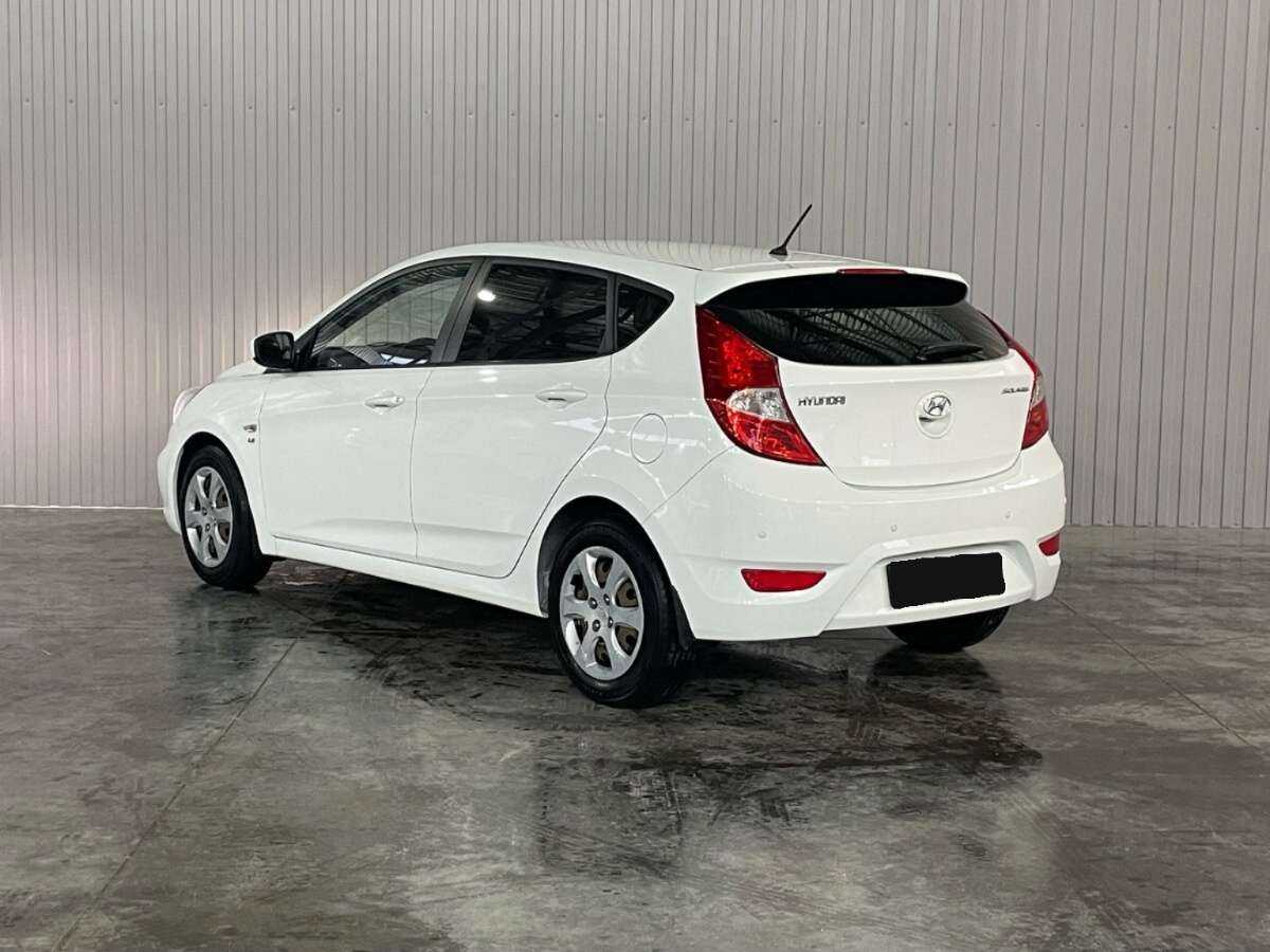 Купить Hyundai Solaris с пробегом. Фото: #6