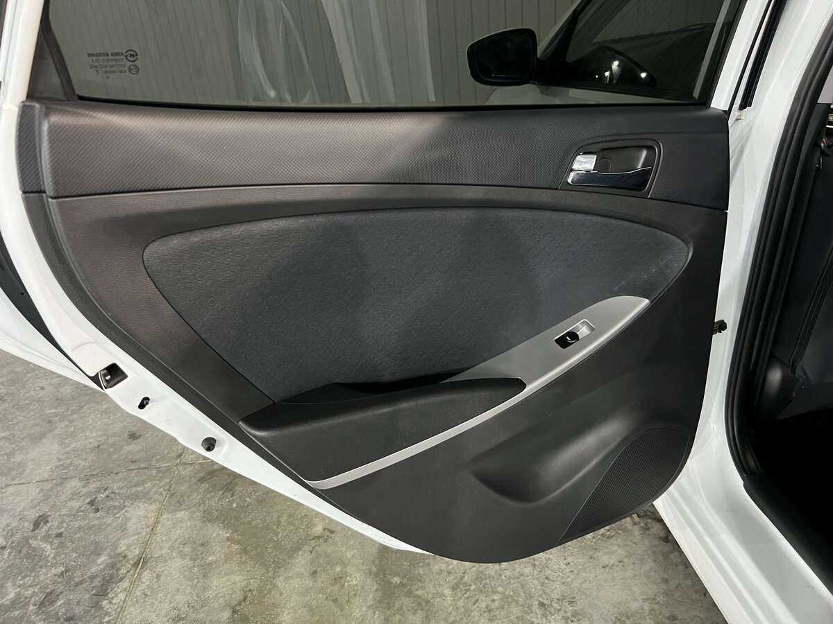 Купить Hyundai Solaris с пробегом. Фото: #12