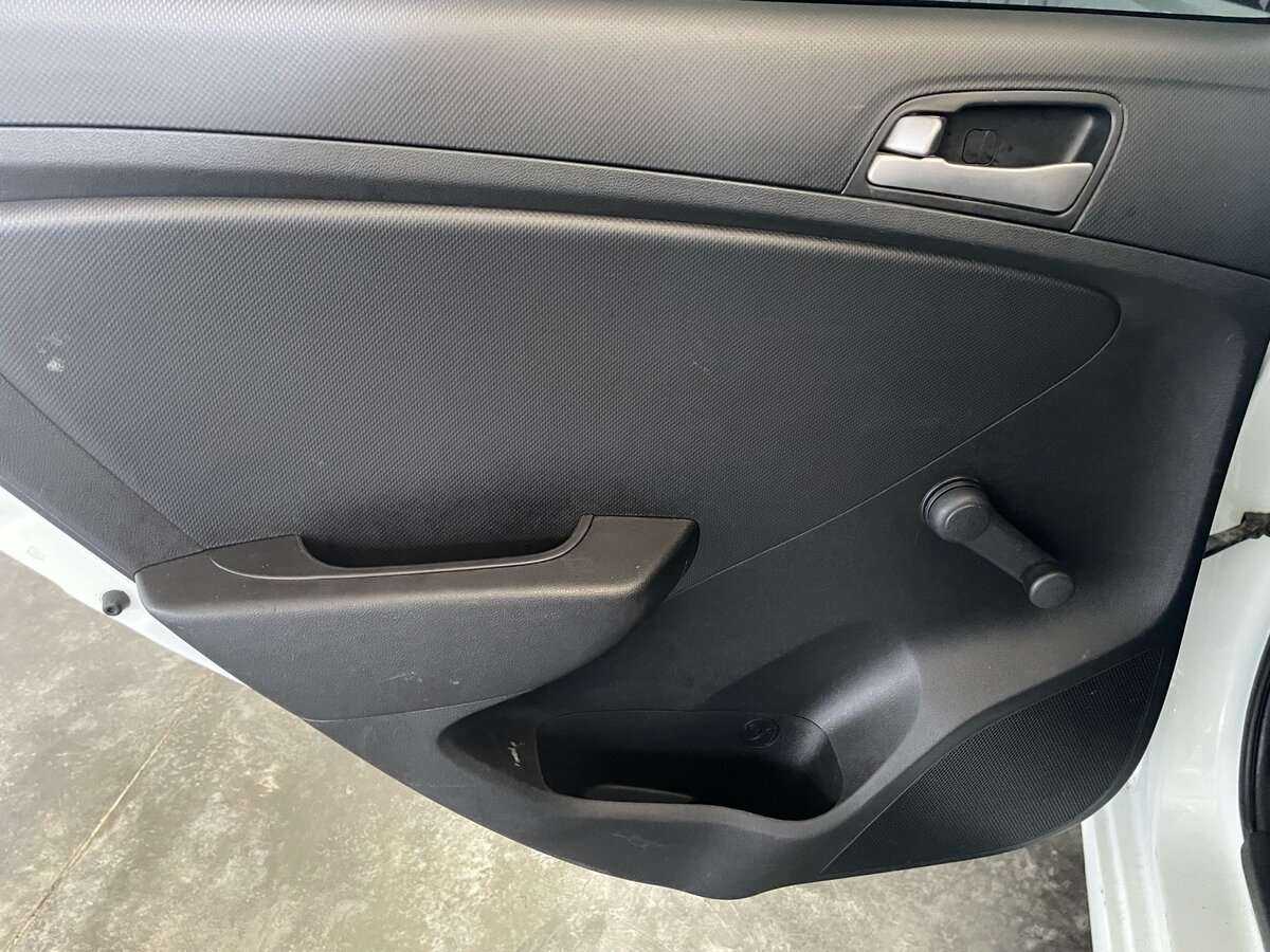 Купить Hyundai Solaris с пробегом. Фото: #19