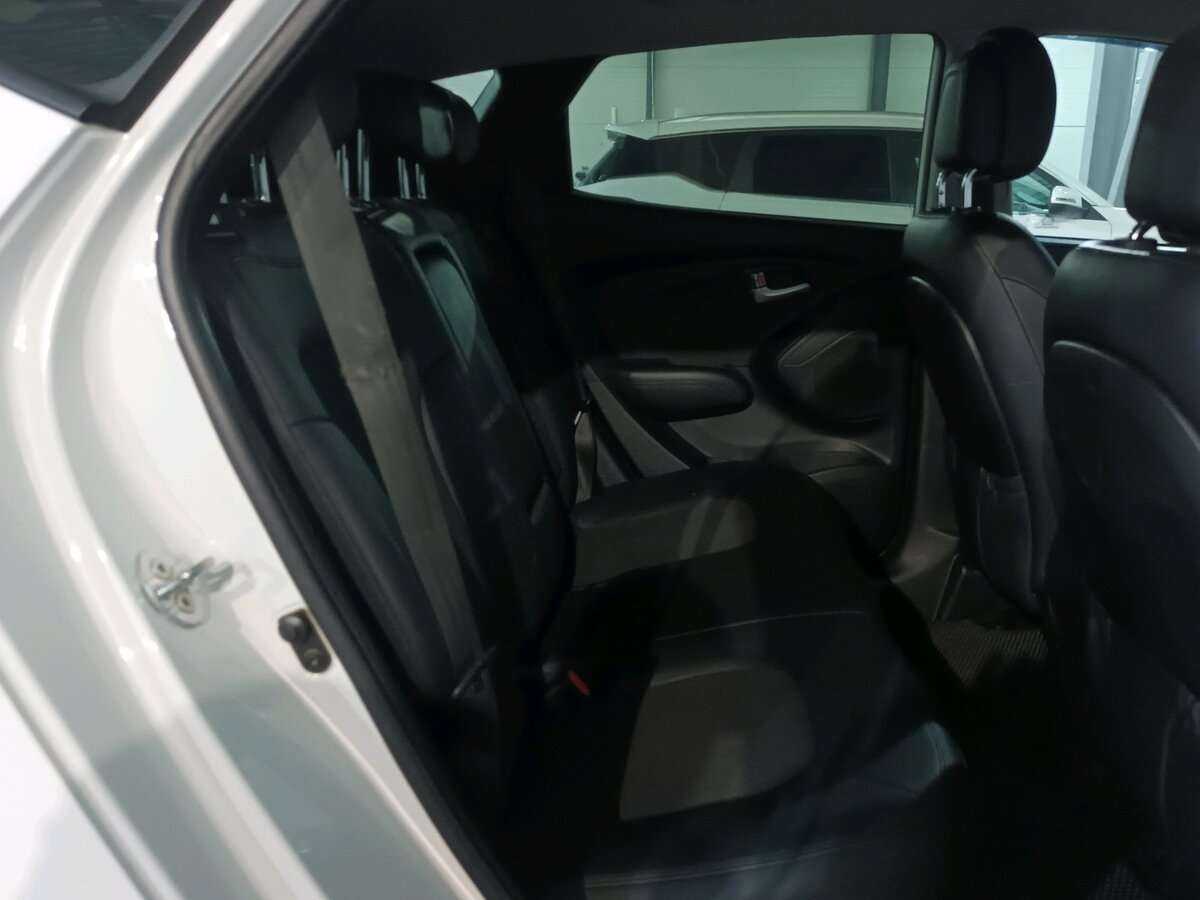 Купить Hyundai ix35 с пробегом. Фото: #11