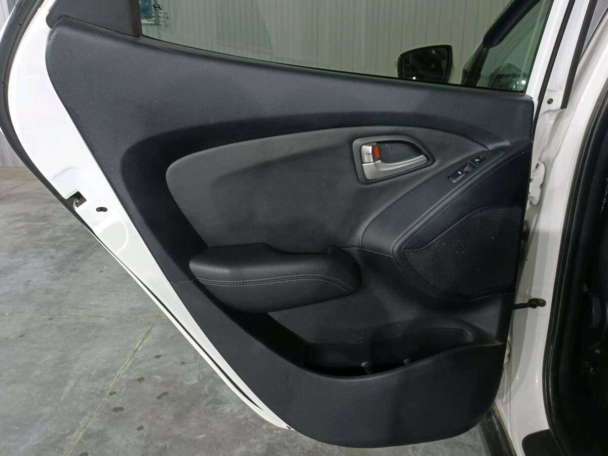 Купить Hyundai ix35 с пробегом. Фото: #16