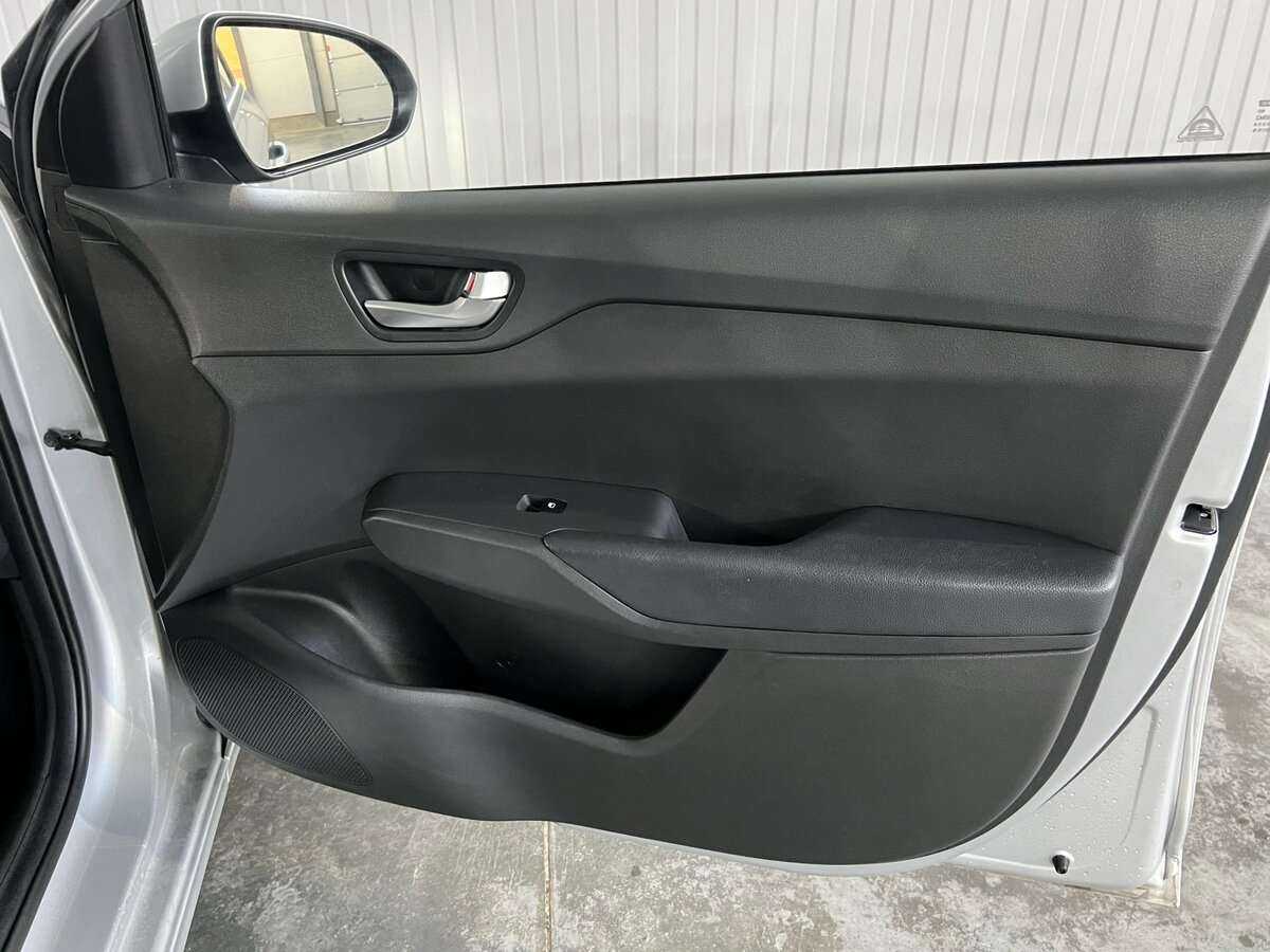 Купить Hyundai Solaris с пробегом. Фото: #14