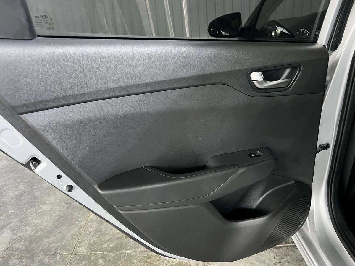 Купить Hyundai Solaris с пробегом. Фото: #15