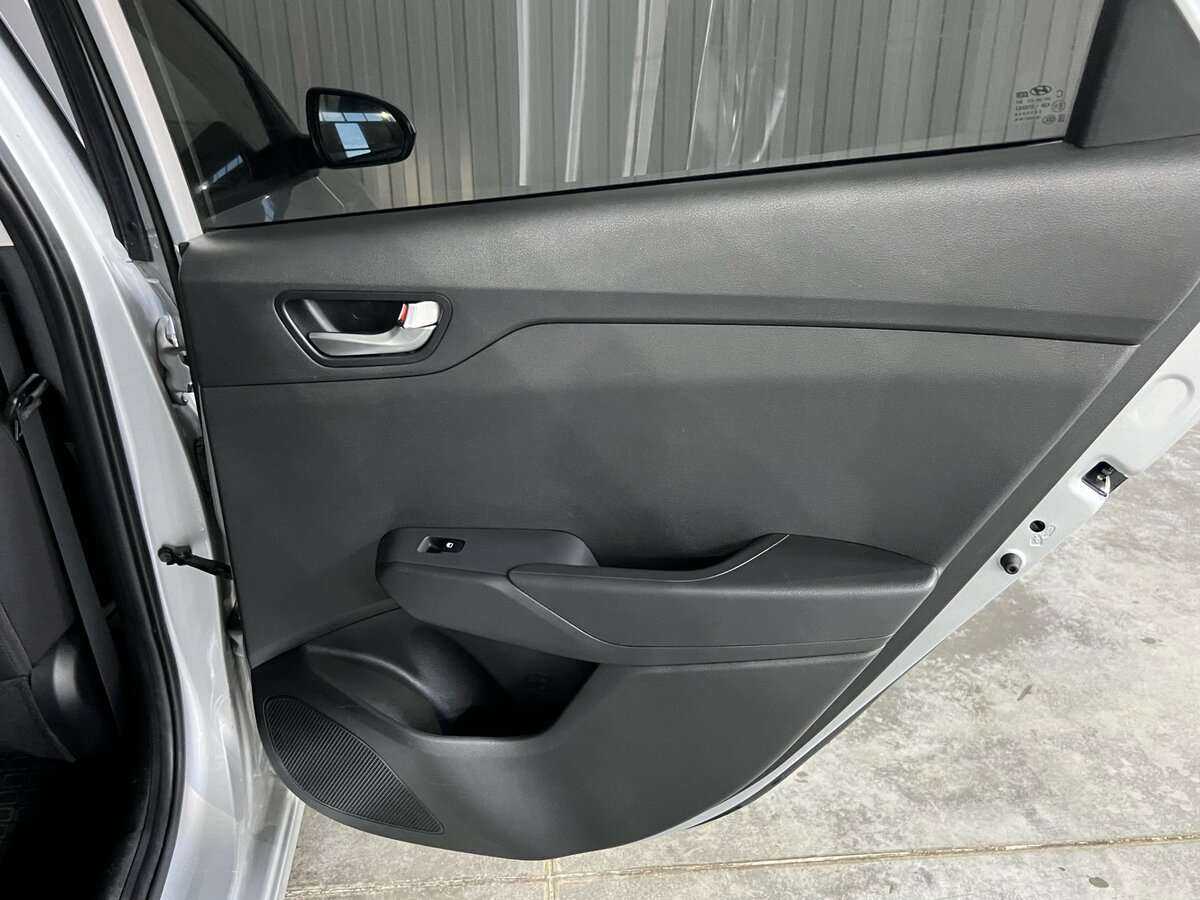 Купить Hyundai Solaris с пробегом. Фото: #18