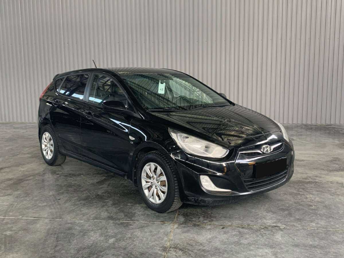 Купить Hyundai Solaris с пробегом. Фото: #2