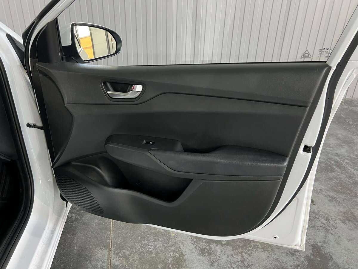 Купить Hyundai Solaris с пробегом. Фото: #13