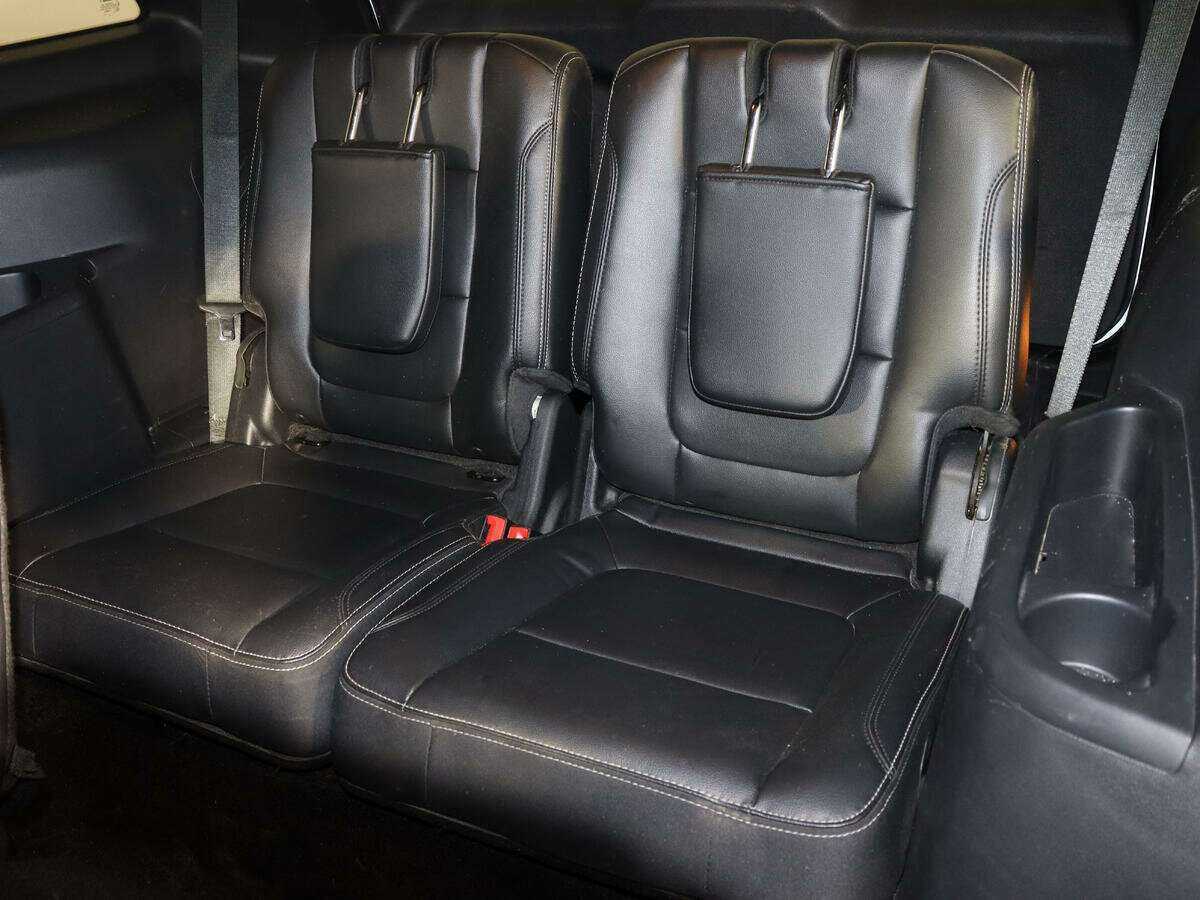 Купить Ford Explorer с пробегом. Фото: #8