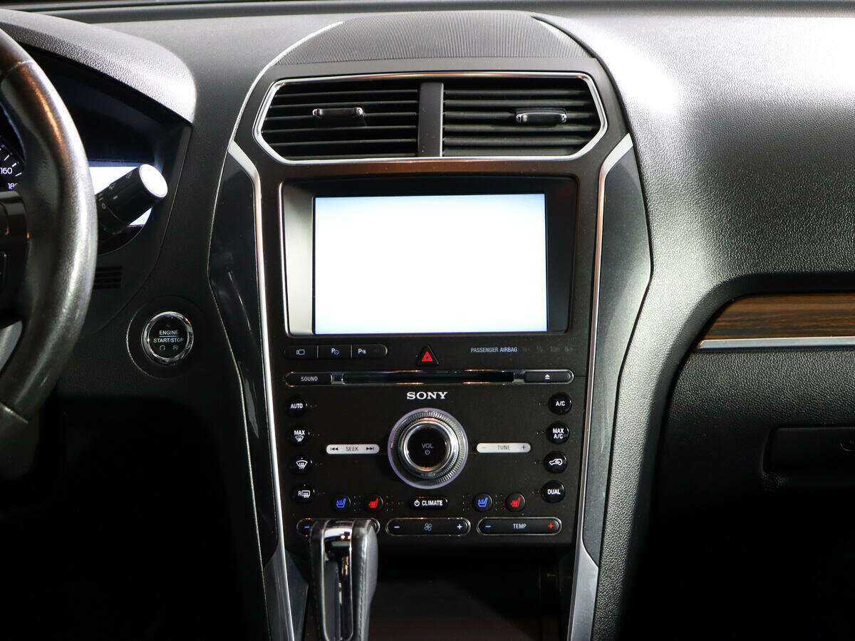 Купить Ford Explorer с пробегом. Фото: #11