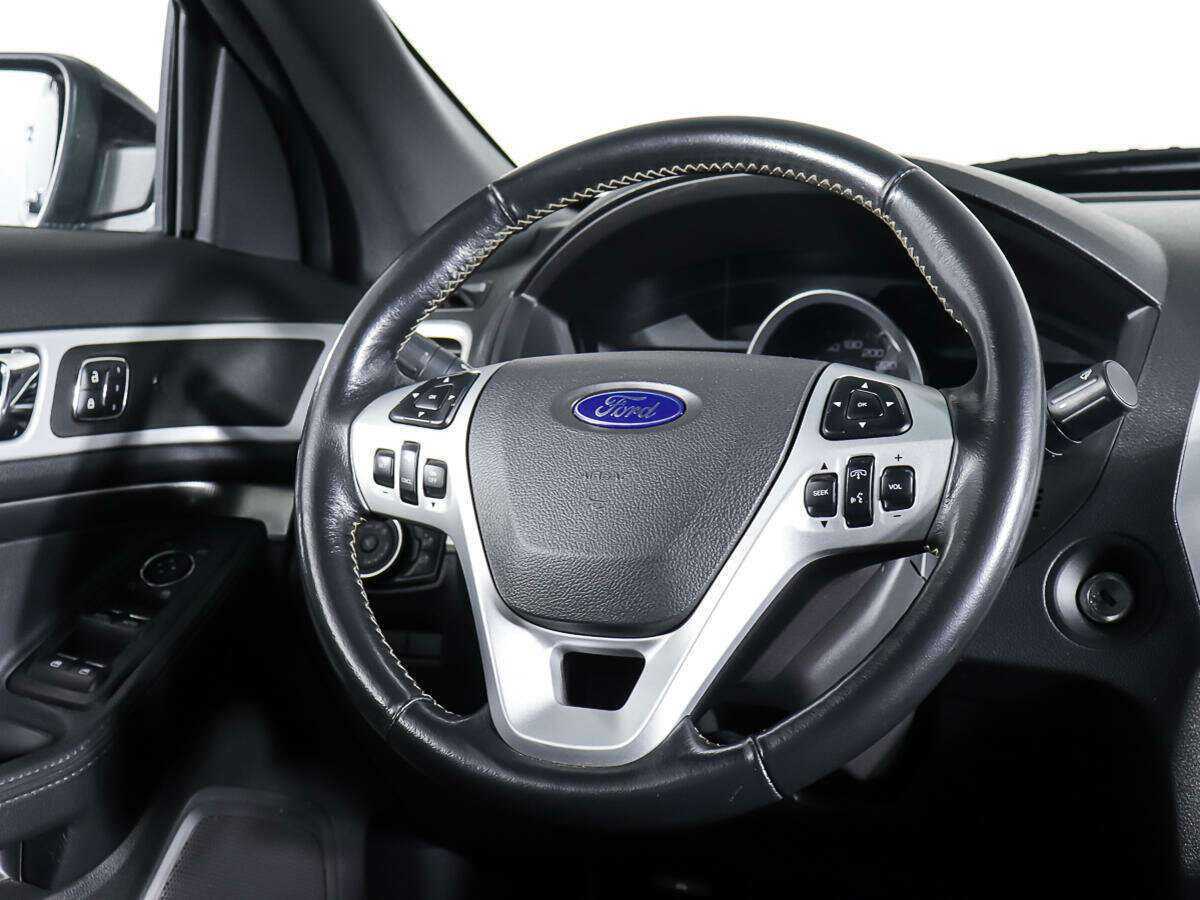 Купить Ford Explorer с пробегом. Фото: #15