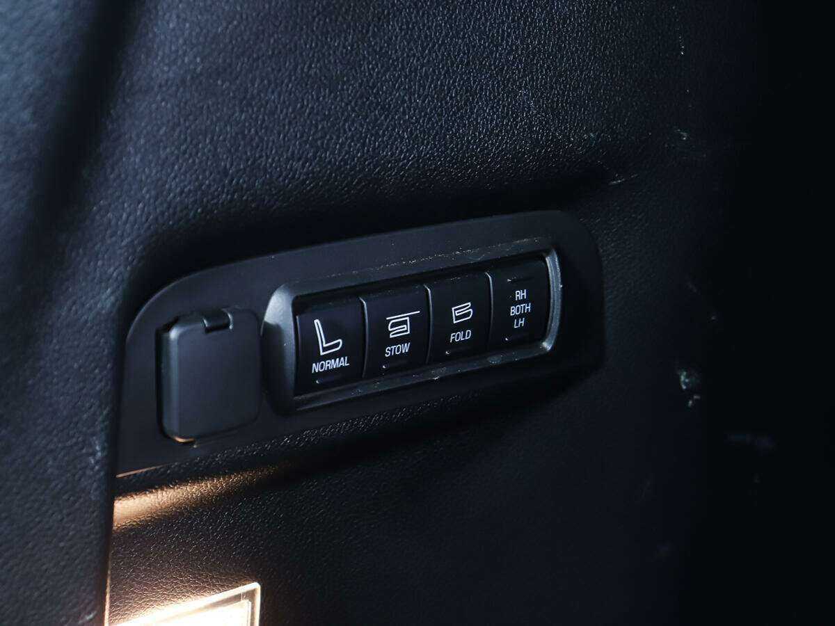 Купить Ford Explorer с пробегом. Фото: #16