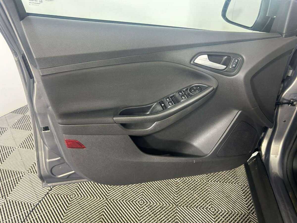 Купить Ford Focus с пробегом. Фото: #7