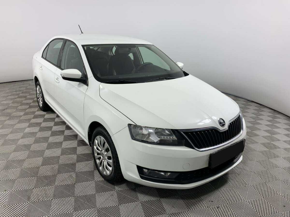 Купить Skoda Rapid с пробегом. Фото: #2