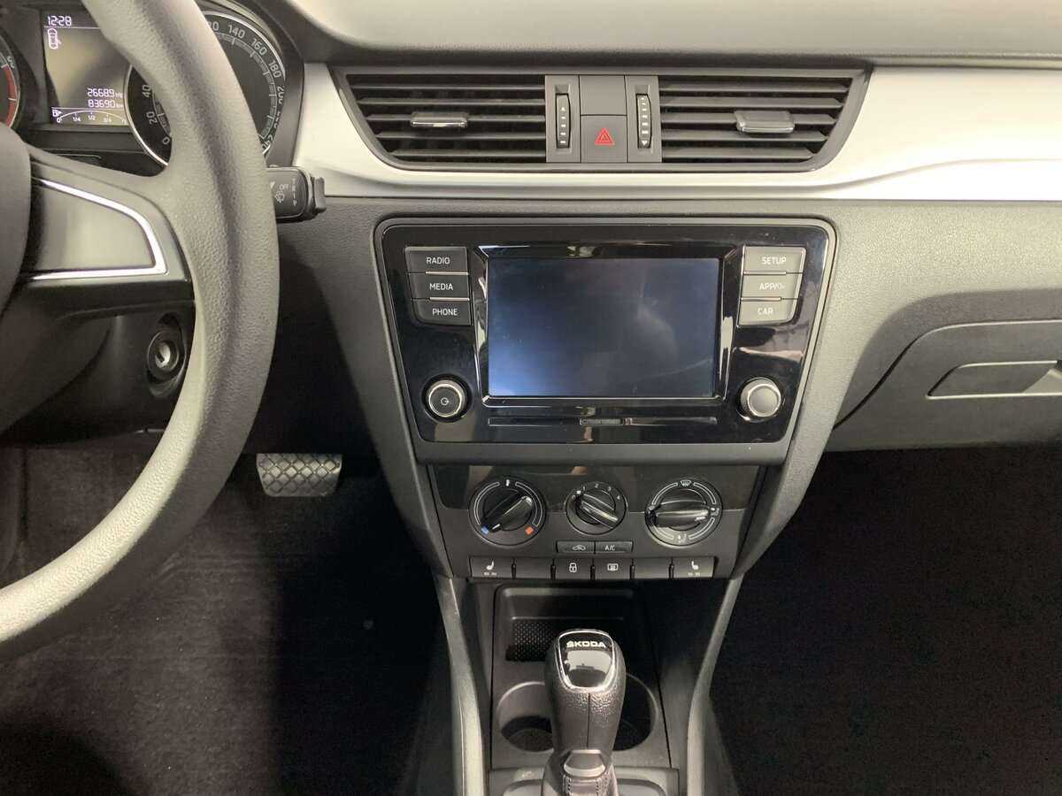 Купить Skoda Rapid с пробегом. Фото: #11