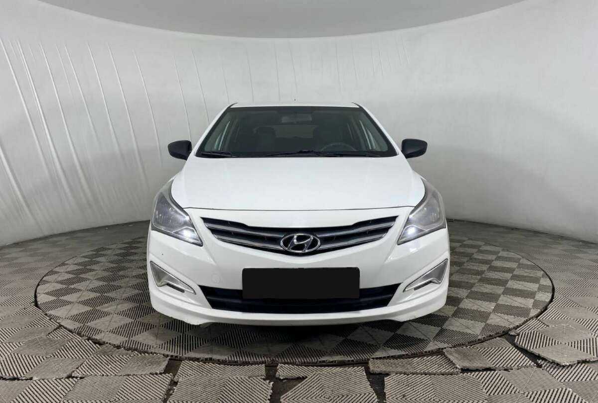 Купить Hyundai Solaris с пробегом. Фото: #1