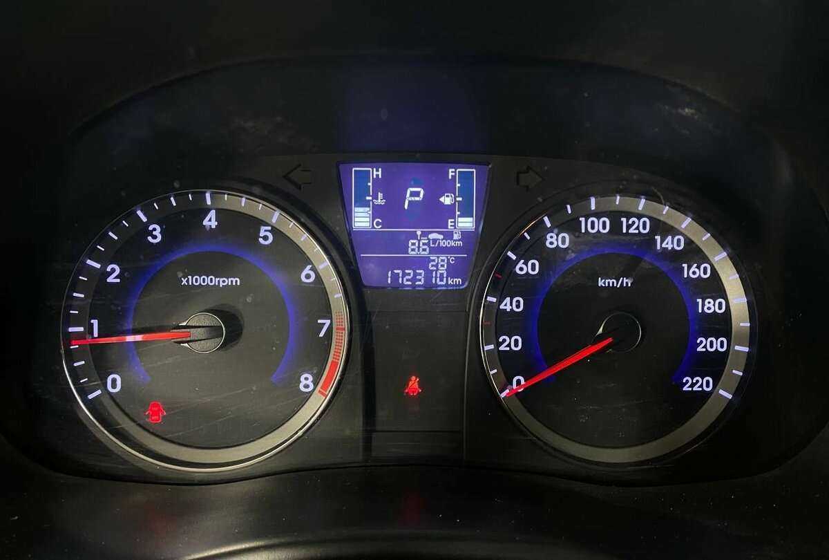 Купить Hyundai Solaris с пробегом. Фото: #9