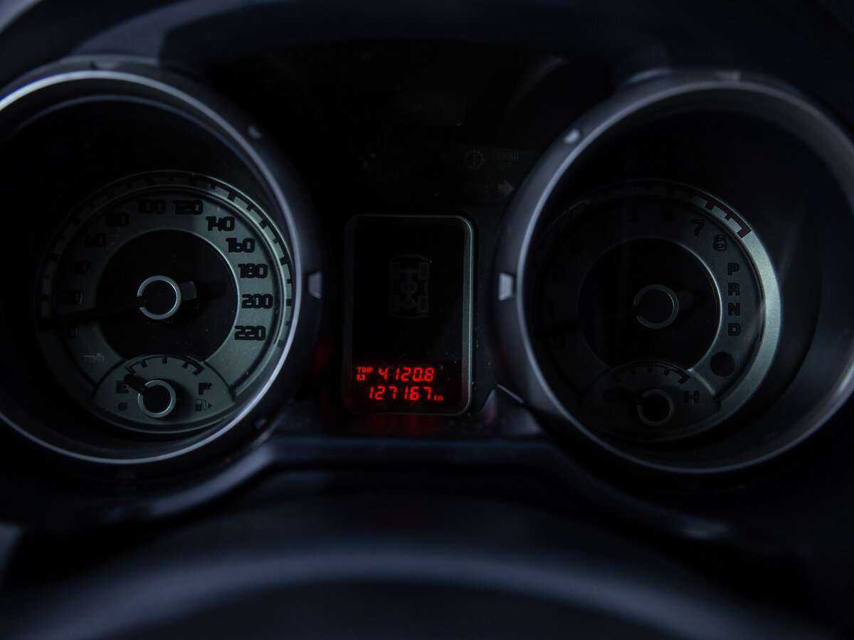 Купить Mitsubishi Pajero с пробегом. Фото: #10