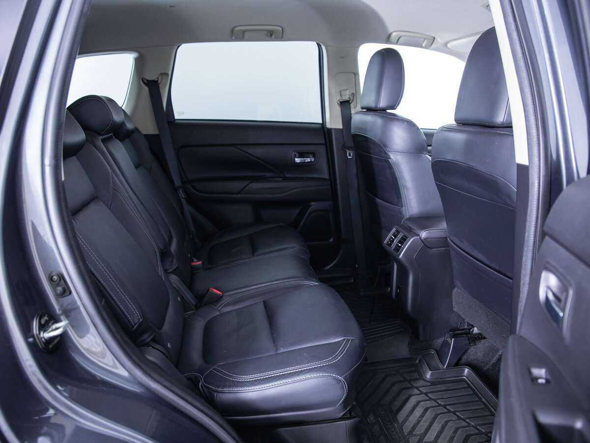 Купить Mitsubishi Outlander с пробегом. Фото: #17
