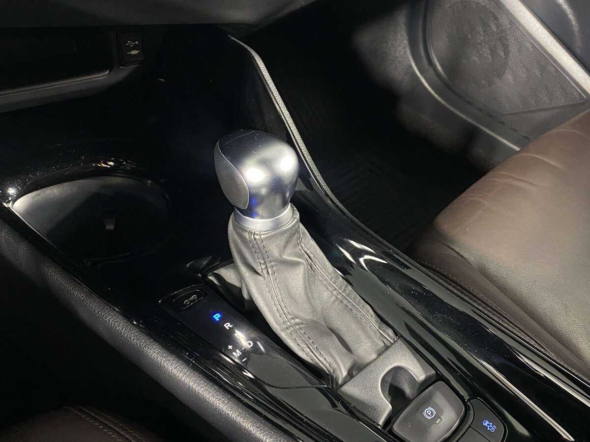 Купить Toyota C-HR с пробегом. Фото: #13