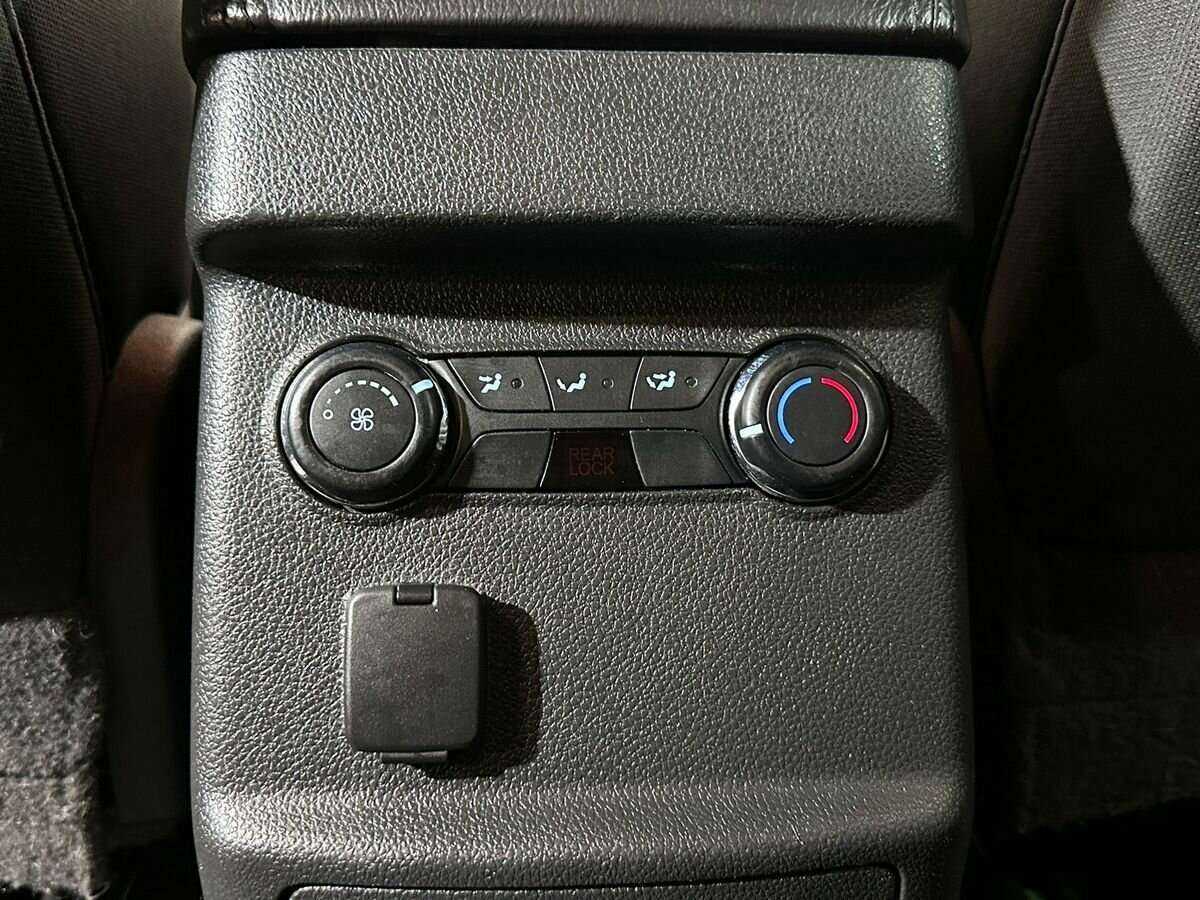 Купить Ford Explorer с пробегом. Фото: #13
