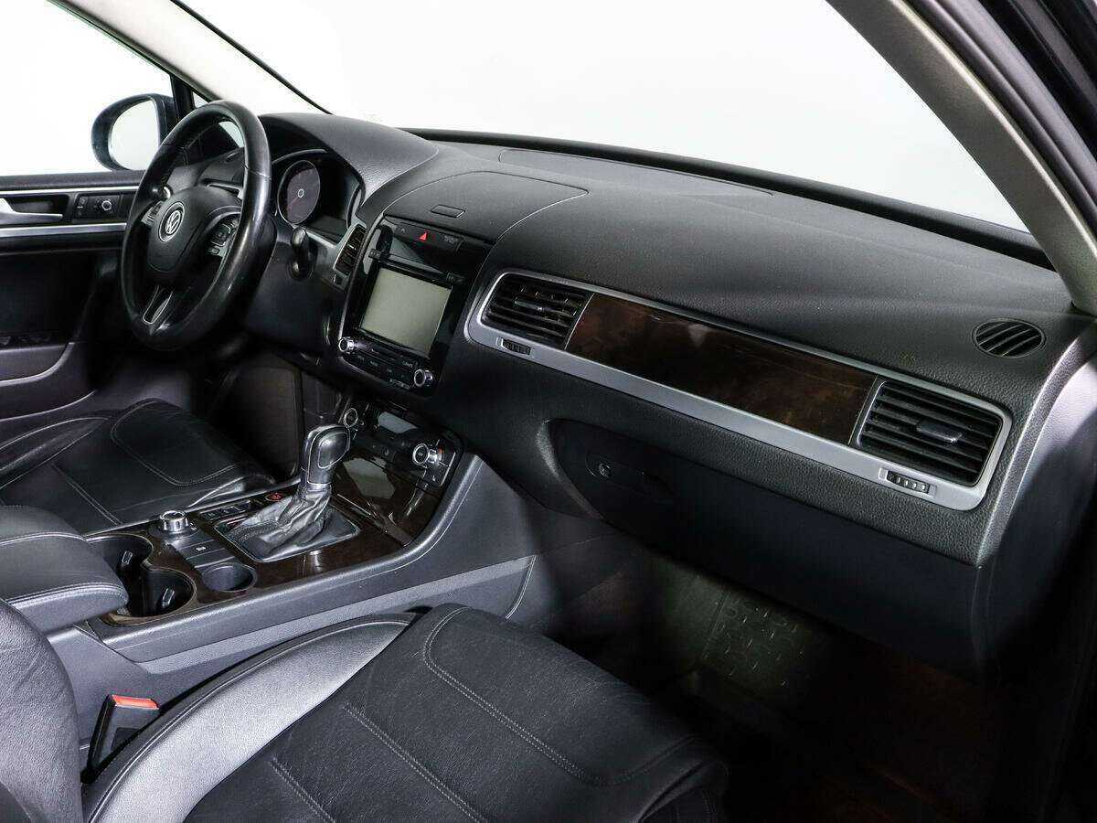 Купить Volkswagen Touareg с пробегом. Фото: #8