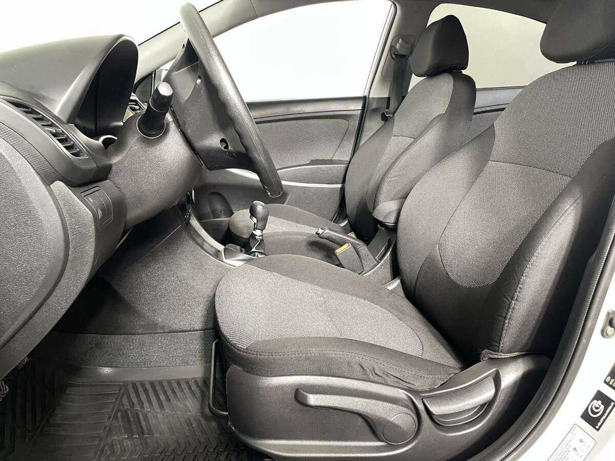 Купить Hyundai Solaris с пробегом. Фото: #9