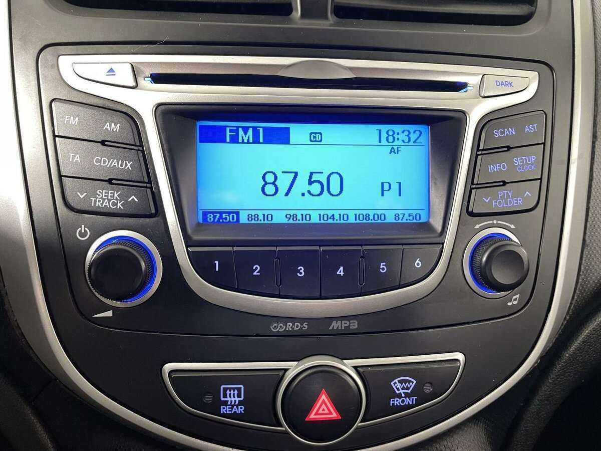 Купить Hyundai Solaris с пробегом. Фото: #11