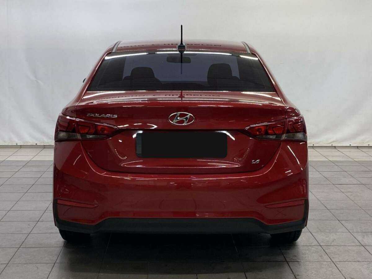 Купить Hyundai Solaris с пробегом. Фото: #2