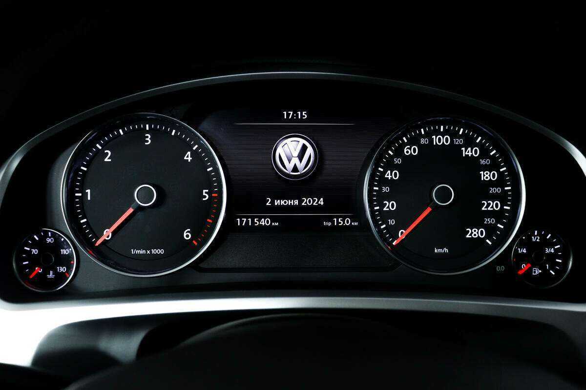Купить Volkswagen Touareg с пробегом. Фото: #9