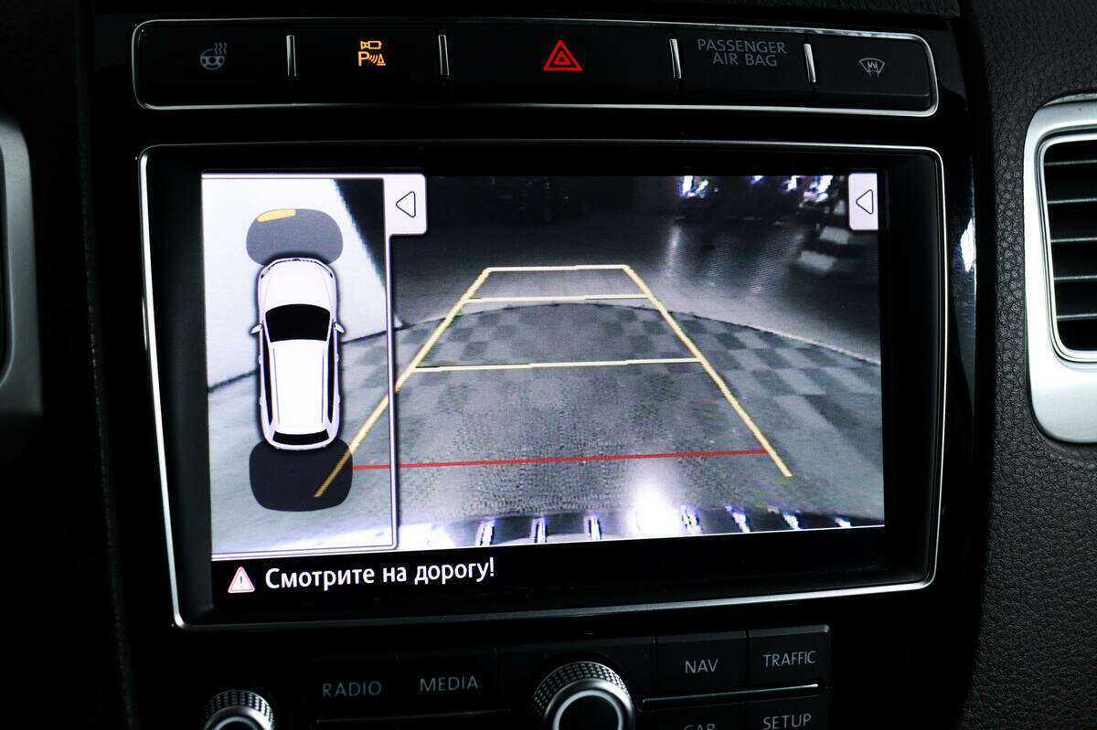 Купить Volkswagen Touareg с пробегом. Фото: #13