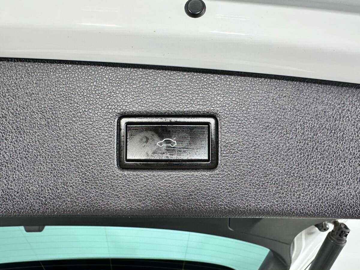 Купить Volkswagen Tiguan с пробегом. Фото: #17