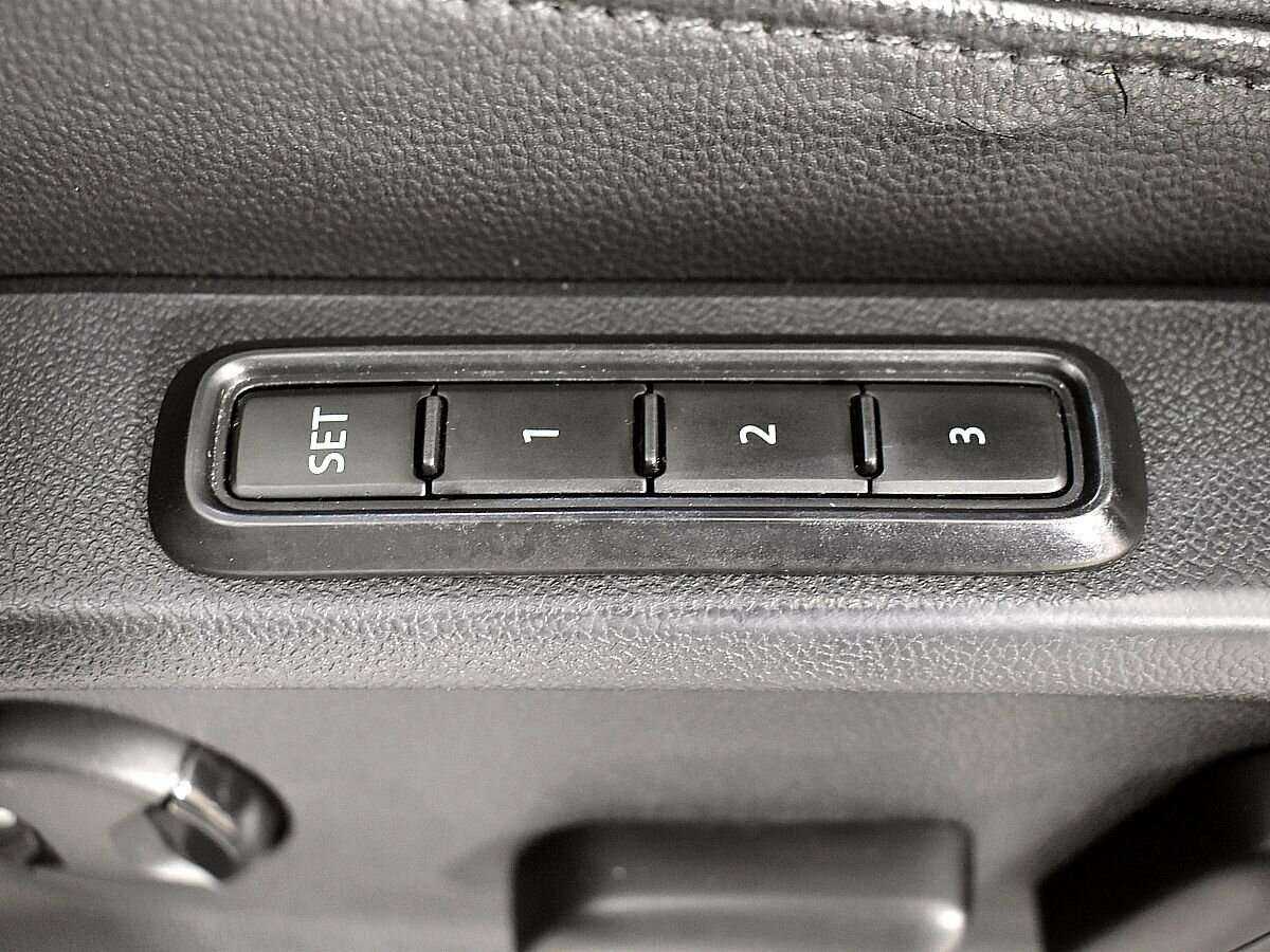 Купить Volkswagen Tiguan с пробегом. Фото: #16