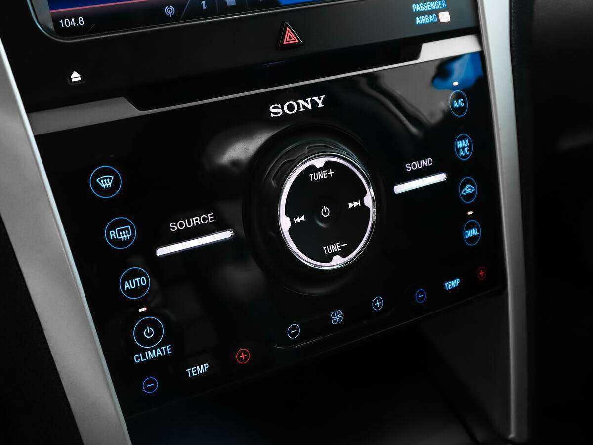 Купить Ford Explorer с пробегом. Фото: #17