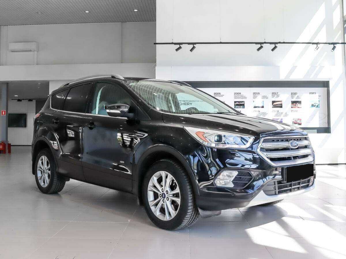 Купить Ford Kuga с пробегом. Фото: #2