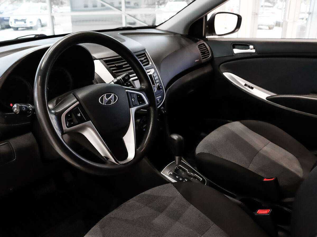 Купить Hyundai Solaris с пробегом. Фото: #8