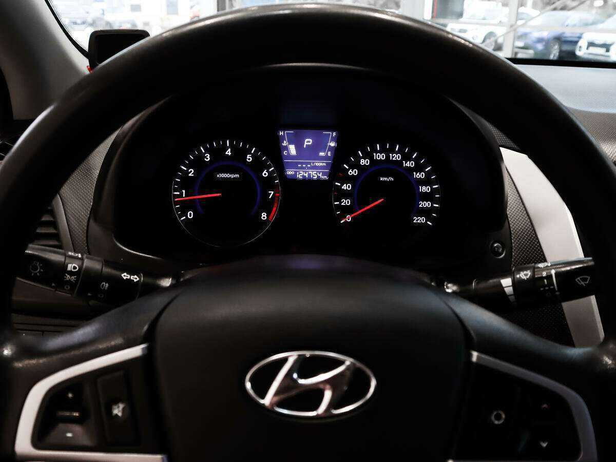 Купить Hyundai Solaris с пробегом. Фото: #15