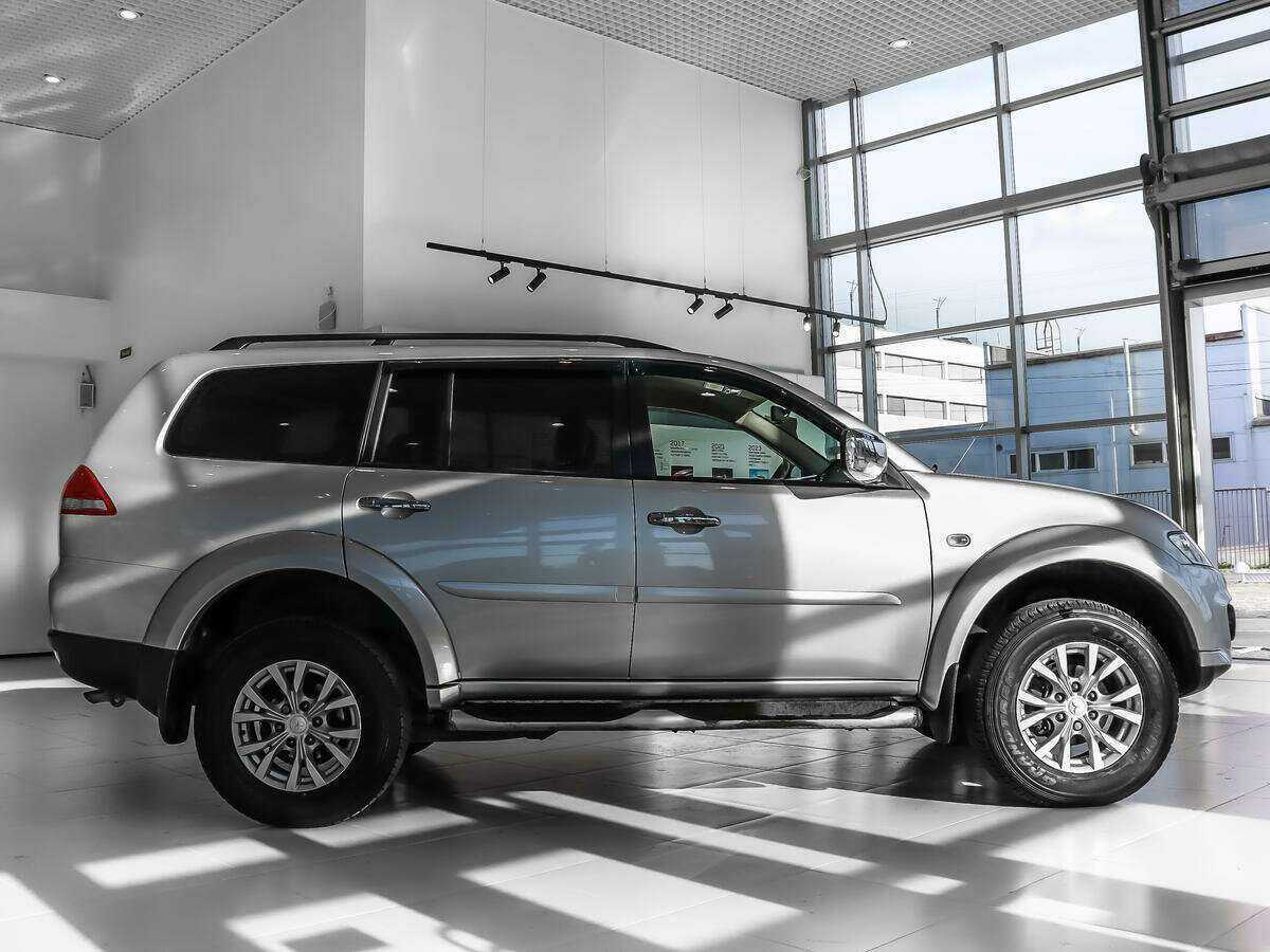 Купить Mitsubishi Pajero Sport с пробегом. Фото: #2