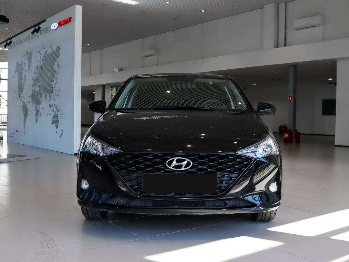 Купить Hyundai Solaris с пробегом. Фото: #1