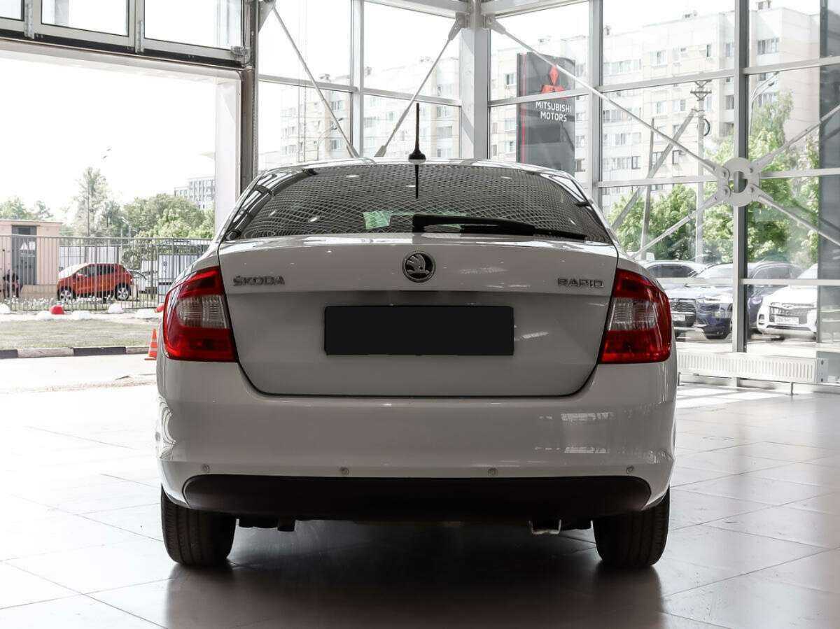Купить Skoda Rapid с пробегом. Фото: #4