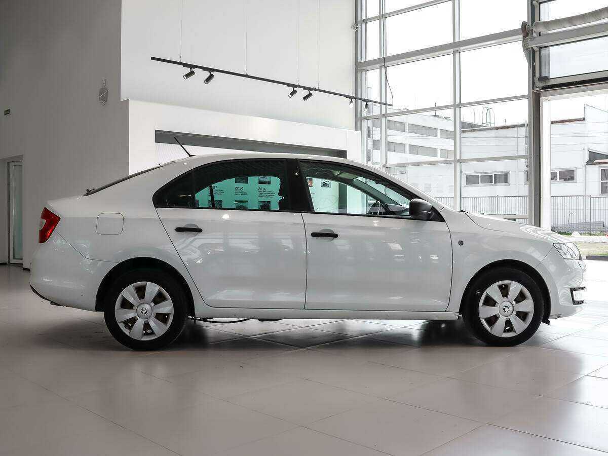 Купить Skoda Rapid с пробегом. Фото: #6