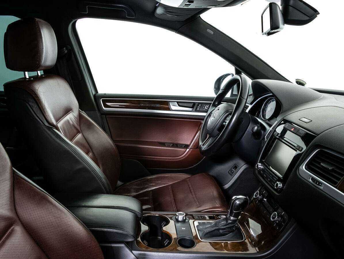 Купить Volkswagen Touareg с пробегом. Фото: #11