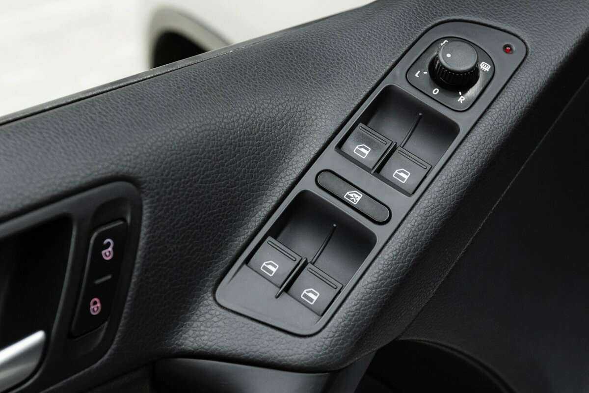 Купить Volkswagen Tiguan с пробегом. Фото: #6