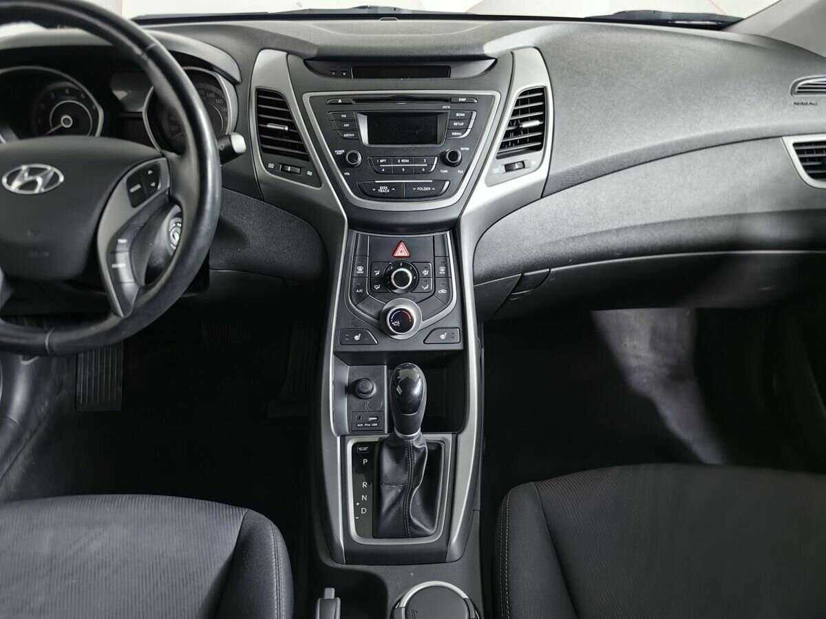 Купить Hyundai Elantra с пробегом. Фото: #10
