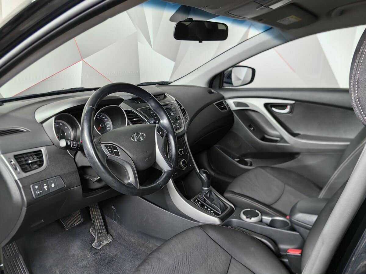 Купить Hyundai Elantra с пробегом. Фото: #13