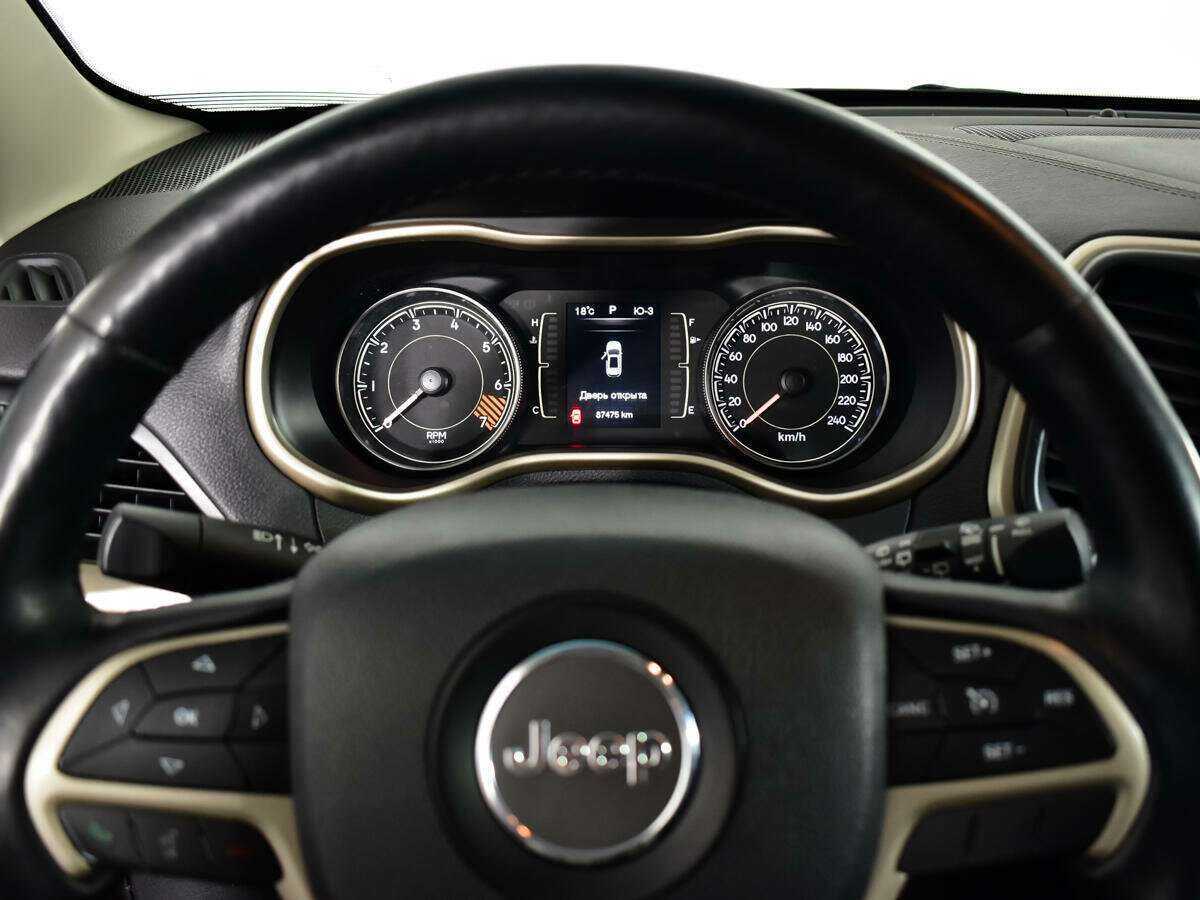 Купить Jeep Cherokee с пробегом. Фото: #10