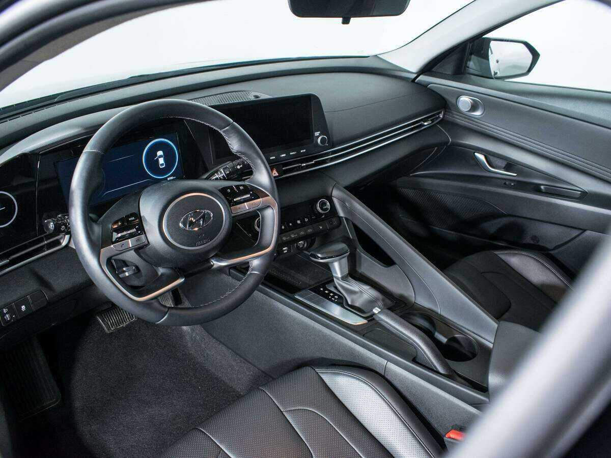 Купить Hyundai Elantra с пробегом. Фото: #12