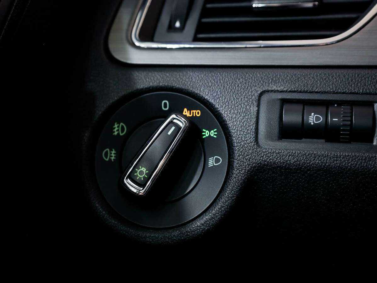 Купить Skoda Rapid с пробегом. Фото: #13