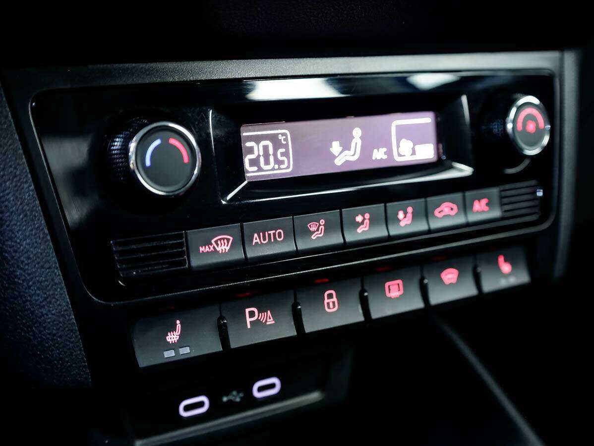 Купить Volkswagen Polo с пробегом. Фото: #15