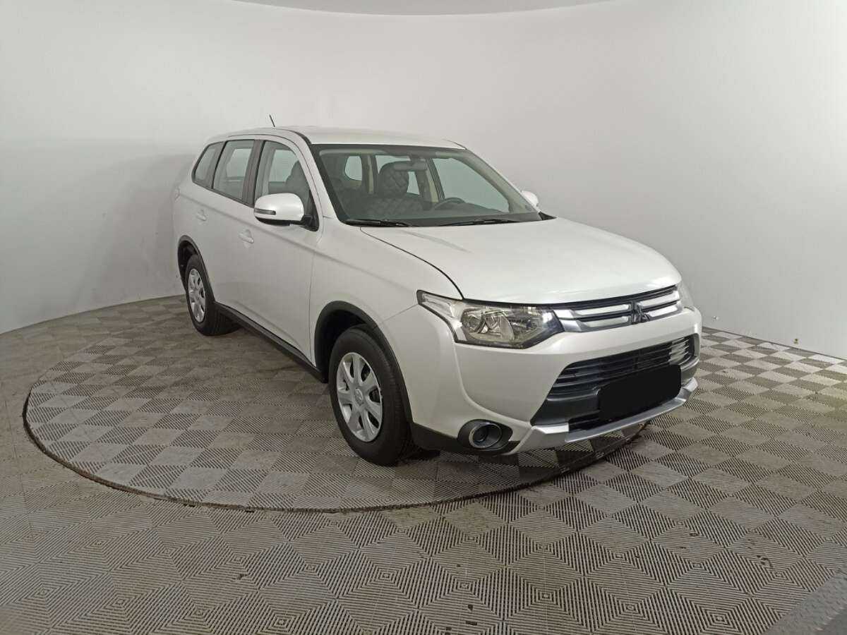Купить Mitsubishi Outlander с пробегом. Фото: #2