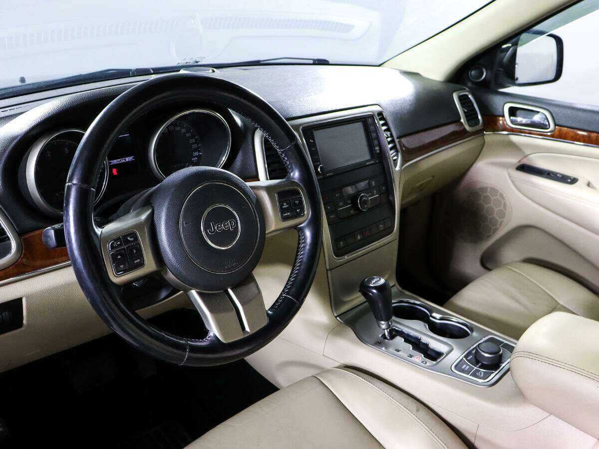 Купить Jeep Grand Cherokee с пробегом. Фото: #11